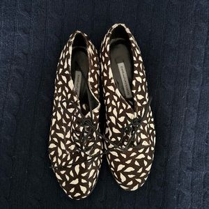 Never Worn Diane Von Furstenberg dyed calf fur printed Oxford shoes size 8.5